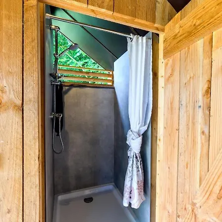 Luxury tent Le Chaudron De De La Ferme Froidefontaine *
