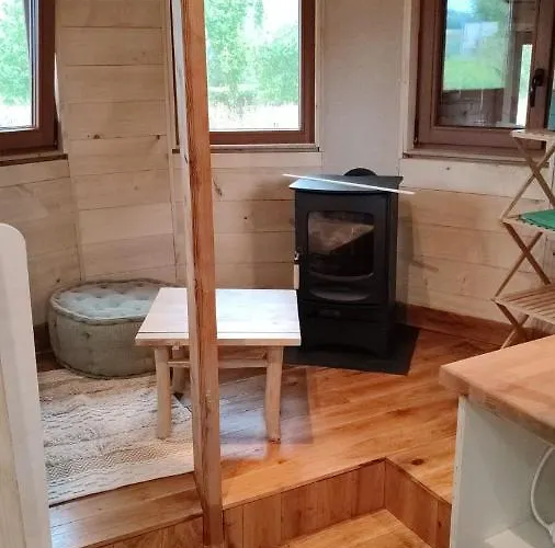 אוהל מפואר Le Chaudron De De La Ferme Froidefontaine Havelange