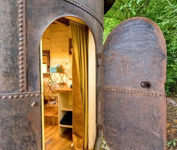 Le Chaudron De De La Ferme Froidefontaine * Havelange